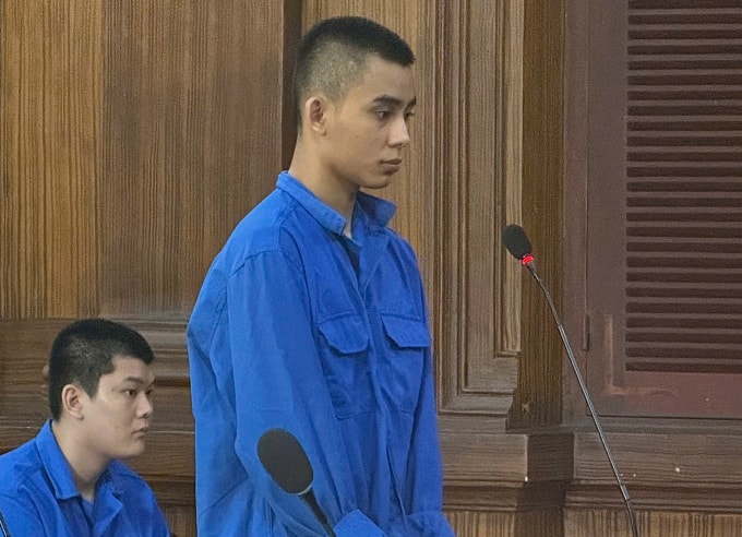 Bị cáo Kiên Đại Vĩ và Thạch Hồng Hải tại tòa hôm nay. Ảnh: Bình Nguyên