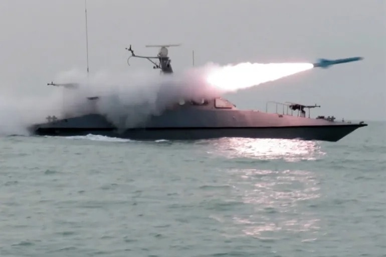 Hải quân Iran diễn tập ở eo biển Hormuz hồi tháng 2. Ảnh: IRGC