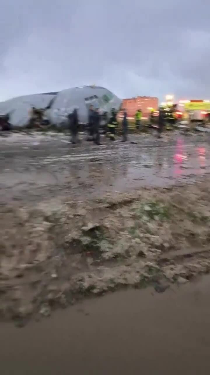 Máy bay chở tiền mặt rơi ở Bolivia, ít nhất 15 người chết