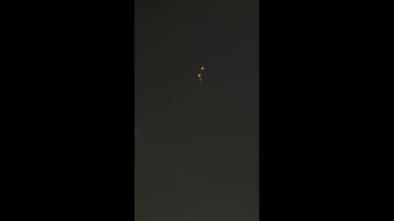 Khoảnh khắc 'tổ hợp Patriot bắn trượt tên lửa đạn đạo Iran'