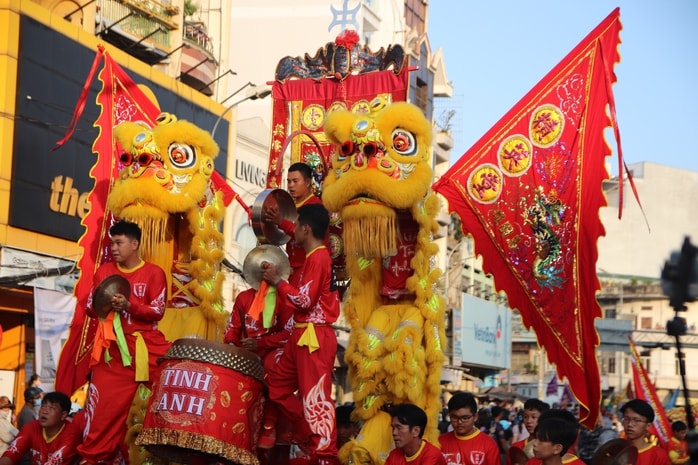 TP HCM: Tưng bừng Lễ hội Tết Nguyên tiêu  - Ảnh 2.