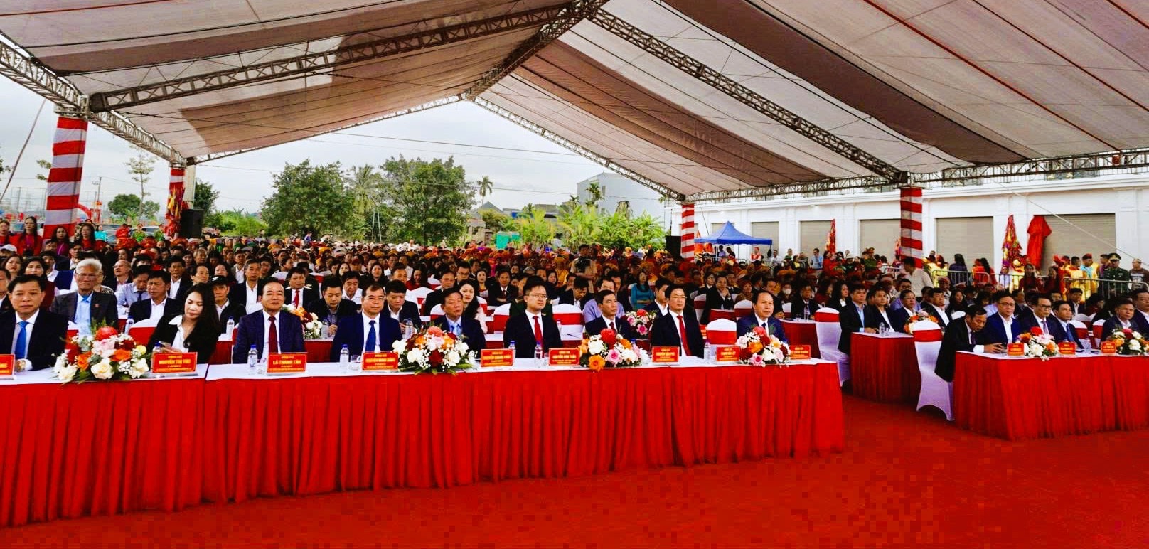 Mãn nhãn màn 'kiệu bay' tại lễ hội truyền thống Từ Lương Xâm 2026- Ảnh 1.