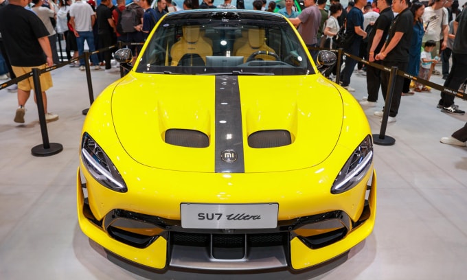 Mẫu Xiaomi SU7 Ultra với nắp ca-pô có hai đường dẫn khí. Ảnh: MTCV