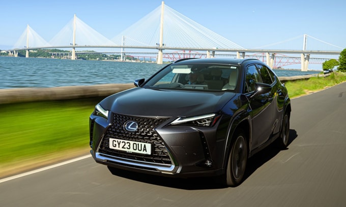 Xe điện Lexus UX 300e ra mắt năm 2019 và bán ở một số thị trường trên thế giới. Ảnh: Lexus