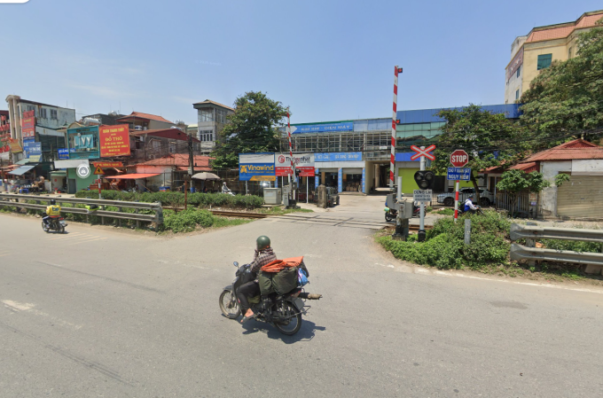 Đoạn đường trong video, với đầy đủ biển cảnh báo nguy hiểm và rào chắn. Ảnh: Google Maps