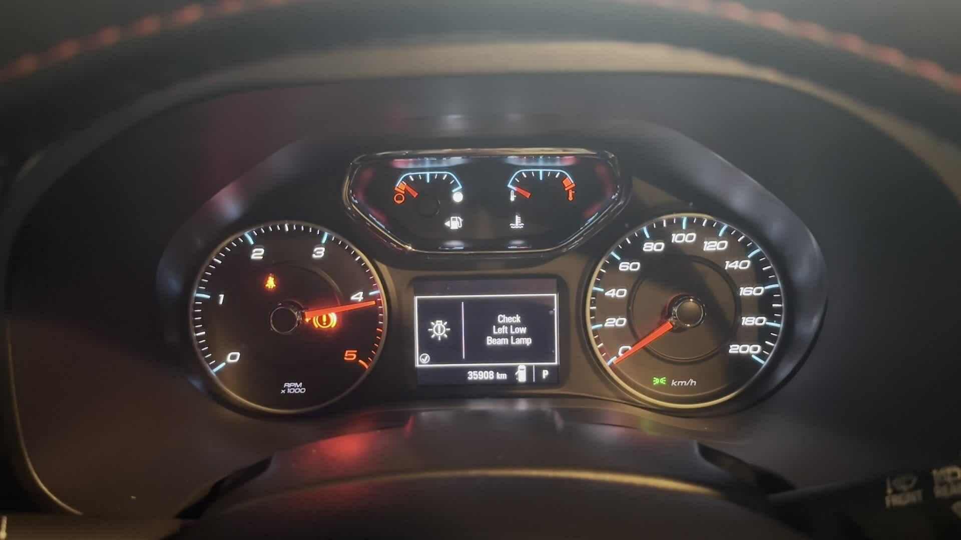 Thử nghiệm vòng tua máy xe Chevrolet Traiblazer