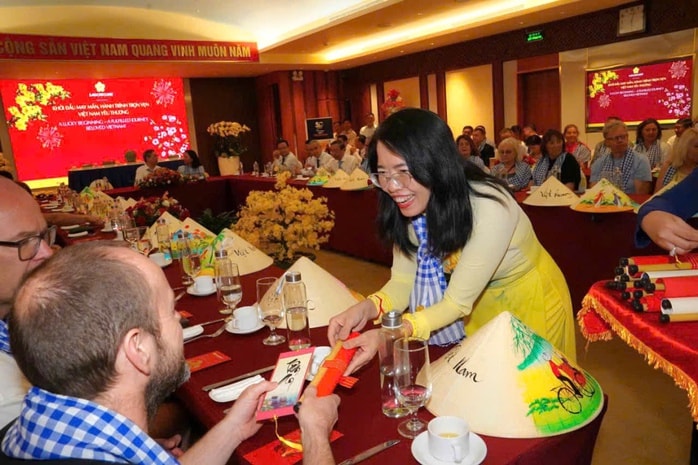 Chủ tịch Saigontourist Group Nguyễn Thị Ánh Hoa:Tư duy phát triển du lịch trong cấu trúc kinh tế mới - Ảnh 2.