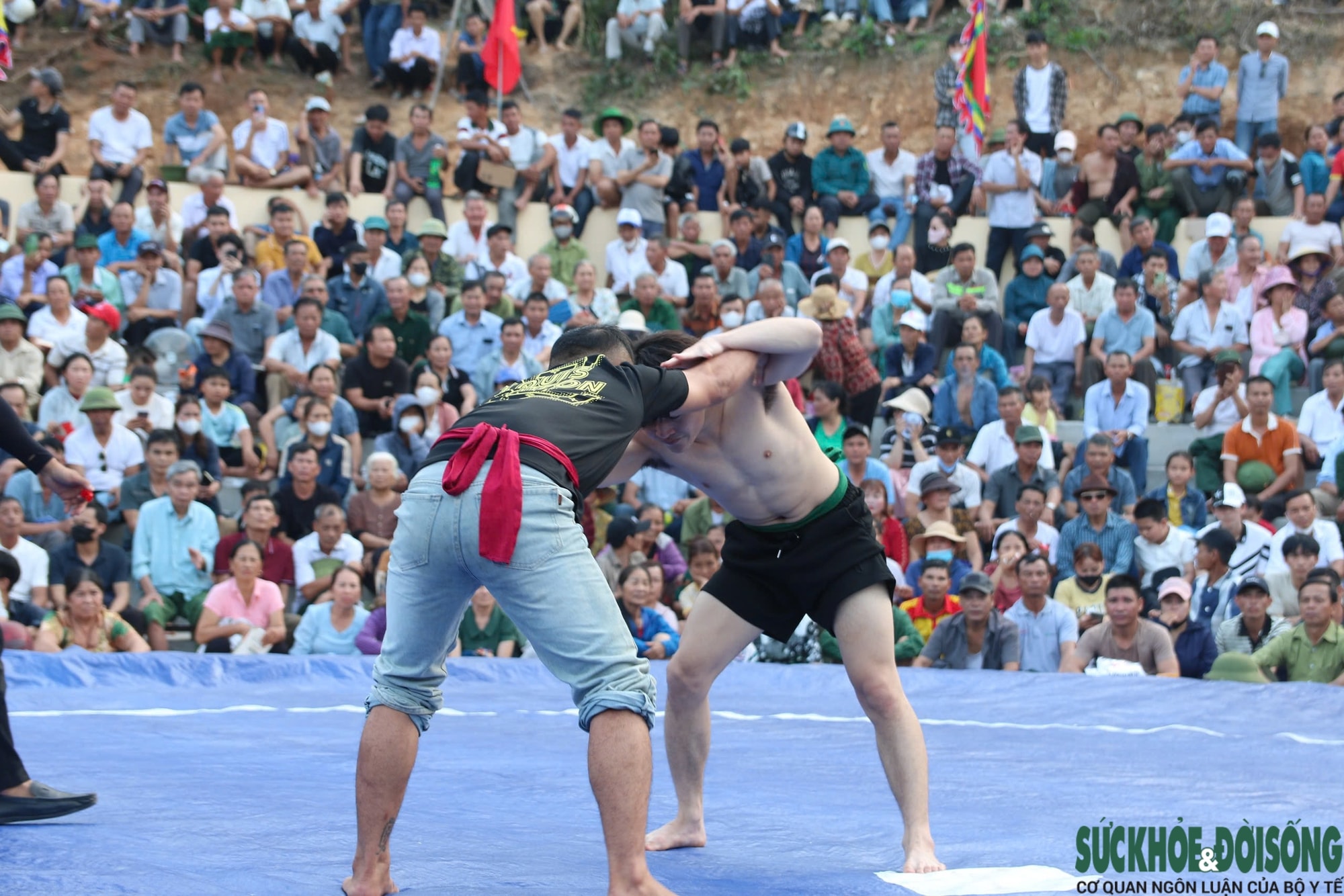 Những màn so tài kịch tính ở hội vật có từ thời vua Mai- Ảnh 6.