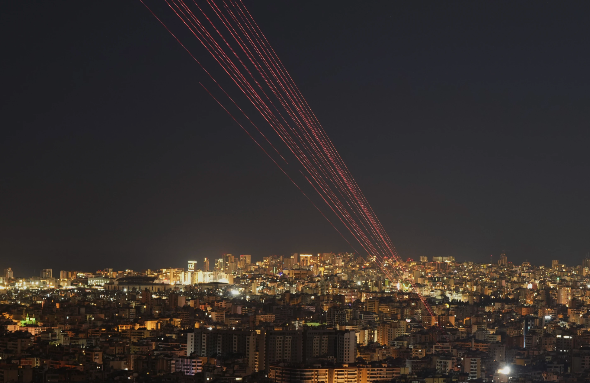 Sri Lanka vớt được 87 thi thể từ chiến hạm Iran bị tàu ngầm Mỹ đánh chìm - 1