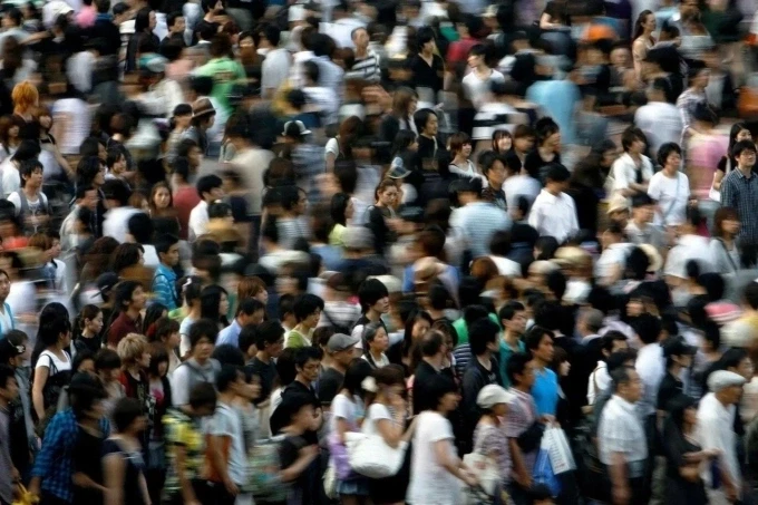 Giao lộ Shibuya, Tokyo nổi tiếng với cảnh dòng người đông đúc. Ảnh: Reuters