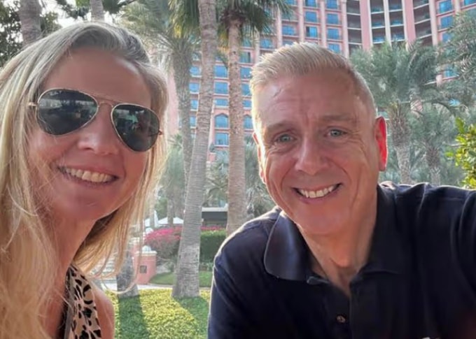 Bà Linzi Stone và chồng. Ảnh: Aberdeenlive