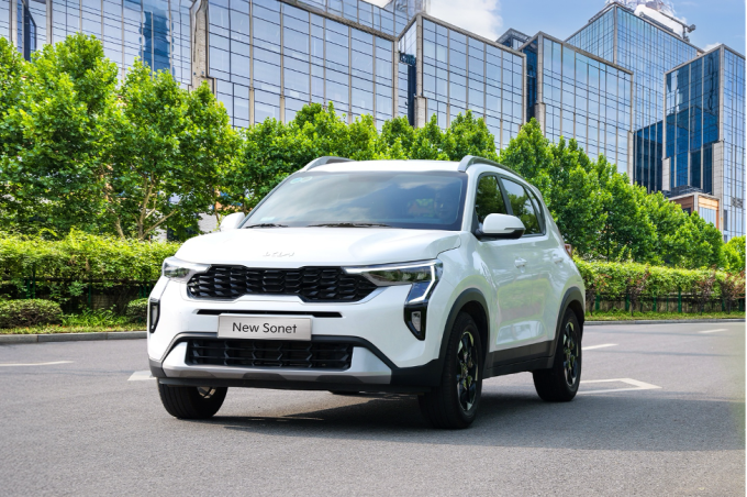 Kia Sonet hướng đến nhóm người dùng lần đầu sở hữu ôtô, lợi thế gầm cao và khả năng di chuyển linh hoạt trong đô thị. Ảnh: Kia