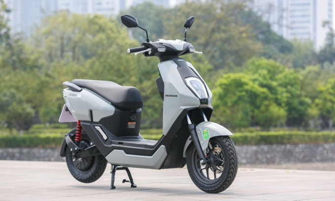 Honda ICON e: lăn bánh tại Hà Nội. Ảnh: Lương Dũng