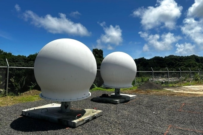 Trạm cổng mặt đất của Starlink tại Micronesia, được Ngân hàng thế giới đánh giá giúp nâng cao khả năng tiếp cận dịch vụ của người dân tại đảo quốc nằm giữa Thái Bình Dương. Ảnh: World Bank