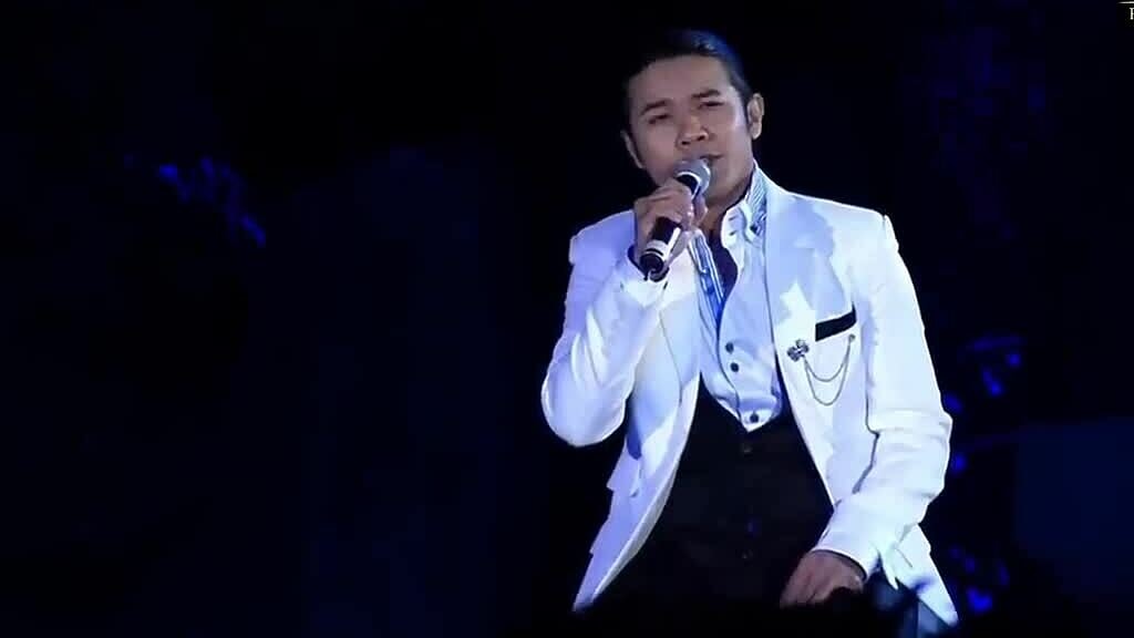 Kasim Hoàng Vũ hát 