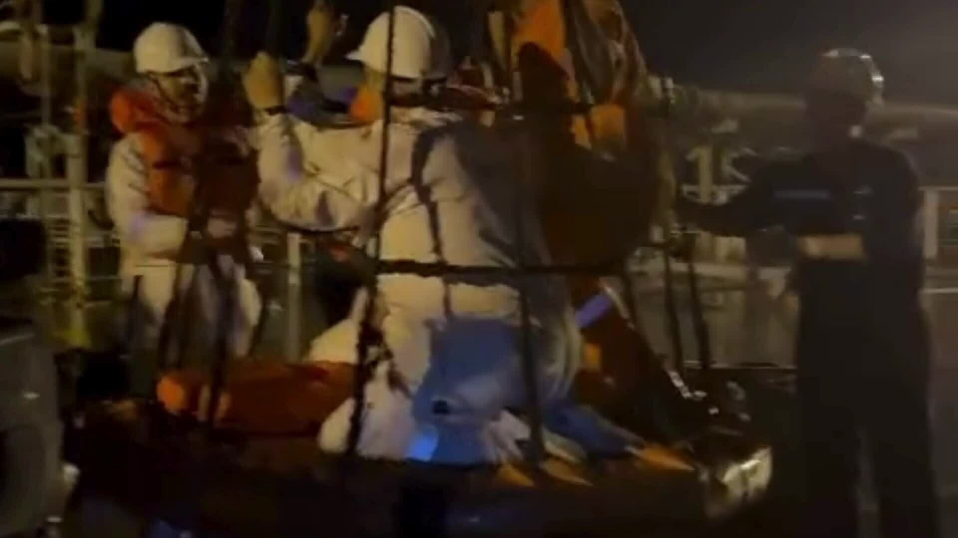 Hai giờ cứu nạn 21 thuyền viên quốc tế trên vịnh Oman