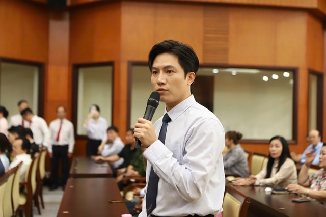 Nghệ sĩ trẻ và nghệ sĩ gạo cội chia sẻ tâm huyết tại buổi gặp gỡ nhà báo, văn nghệ sĩ tiêu biểu TPHCM- Ảnh 2.