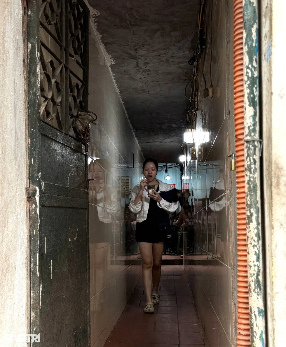 Quán bún nổi tiếng ở Hà Nội bị khách nước ngoài phản ánh kém vệ sinh - 9