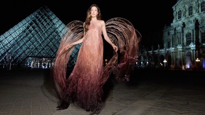 Eileen Gu dự sự kiện gây quỹ Le Grand Diner du Louvre tại Paris, Pháp tuần này. Ảnh: Bảo tàng Louvre