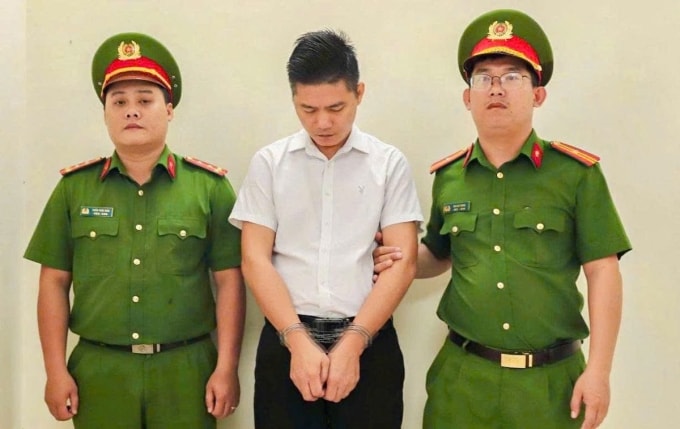 Zhang Senlin tại cơ quan điều tra. Ảnh: Công an Khánh Hòa