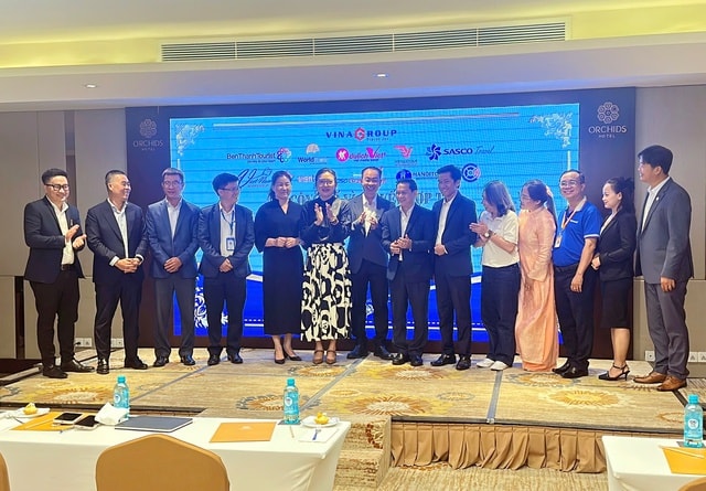 Tour trực thăng TPHCM chính thức đón khách , trải nghiệm ngắm thành phố từ trên cao - Ảnh 2.