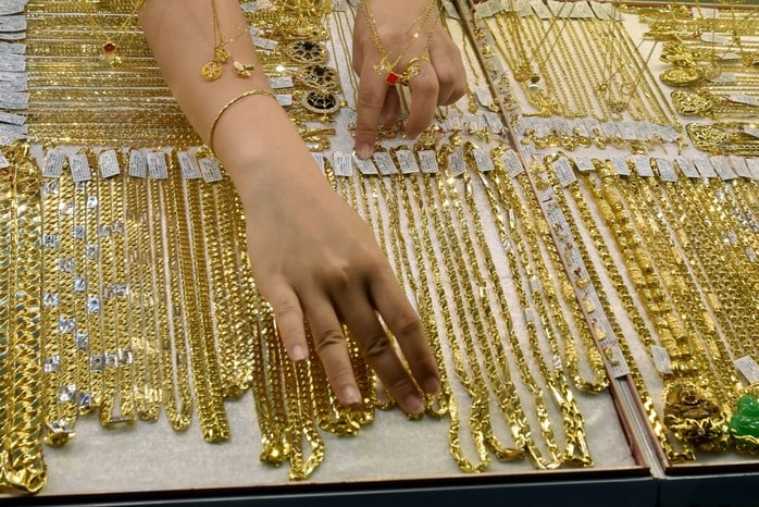 Giá vàng hôm nay, 6-3: Vàng thế giới giảm 113 USD - Ảnh 1.