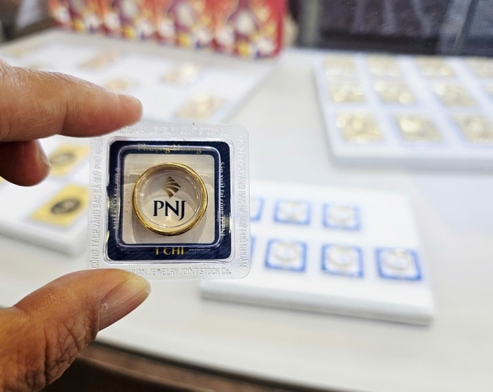 Giá vàng SJC giảm mạnh hơn 2 triệu đồng , ngược dòng thế giới Sáng 6 - 3 - Ảnh 1.