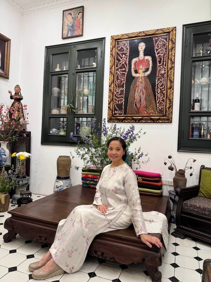 Nhan sắc NSƯT Lê Vi sau nhiều năm sinh sống ở Pháp- Ảnh 3.