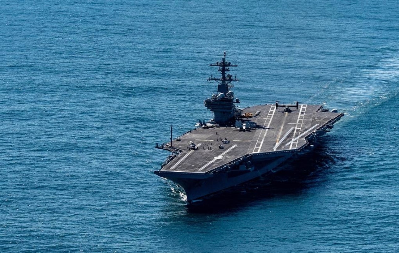 Tàu sân bay USS George HW Bush. (Ảnh: AP)