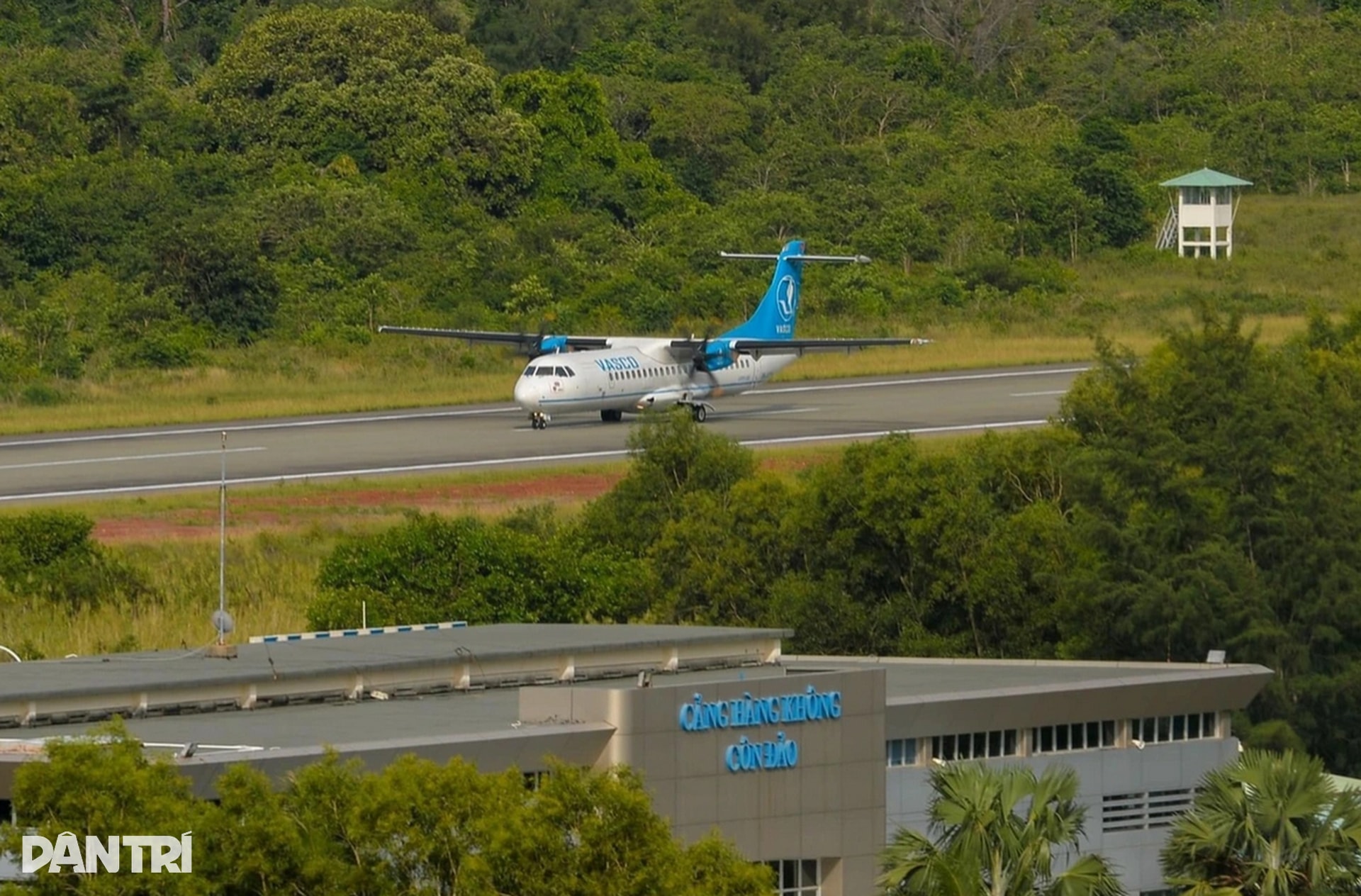 Côn Đảo đẹp ngỡ ngàng trong mùa bàng thay lá - 11