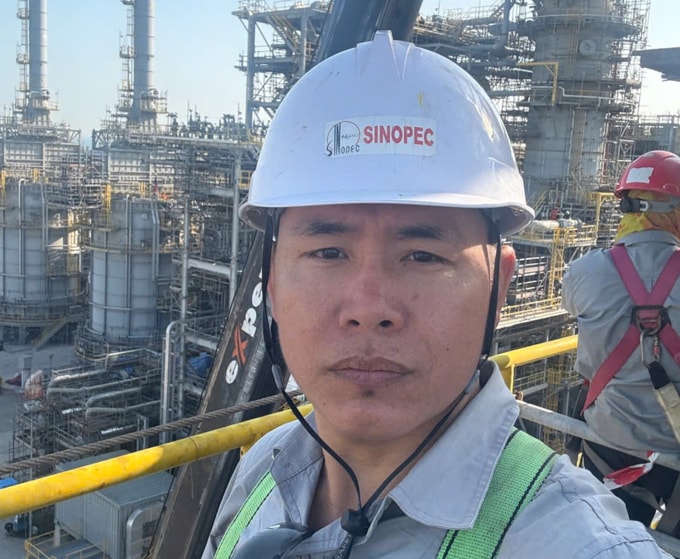 Anh Đặng Huy Điệp, đốc công tại nhà máy lọc hóa dầu ở Arabia Saudi cho biết lao động ở đây vẫn đi làm bình thường trong những ngày xảy ra chiến sự. Ảnh: NVCC