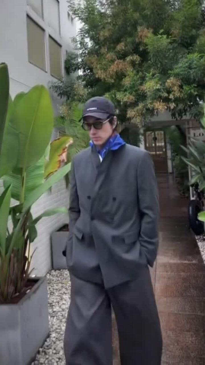 Chuando Tan biến đường phố thành sàn catwalk