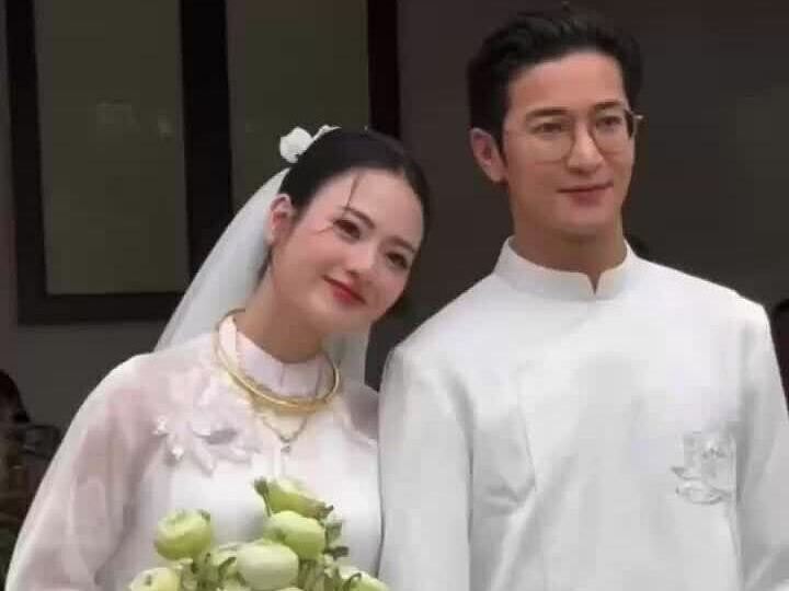 Diễn viên Việt Hoa cưới