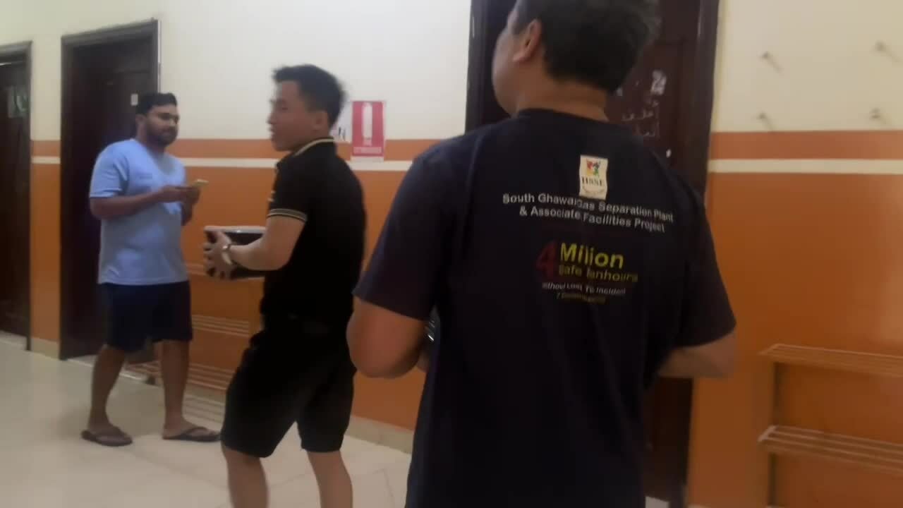 Cuộc sống 'bên rìa không kích' của lao động Việt ở Trung Đông