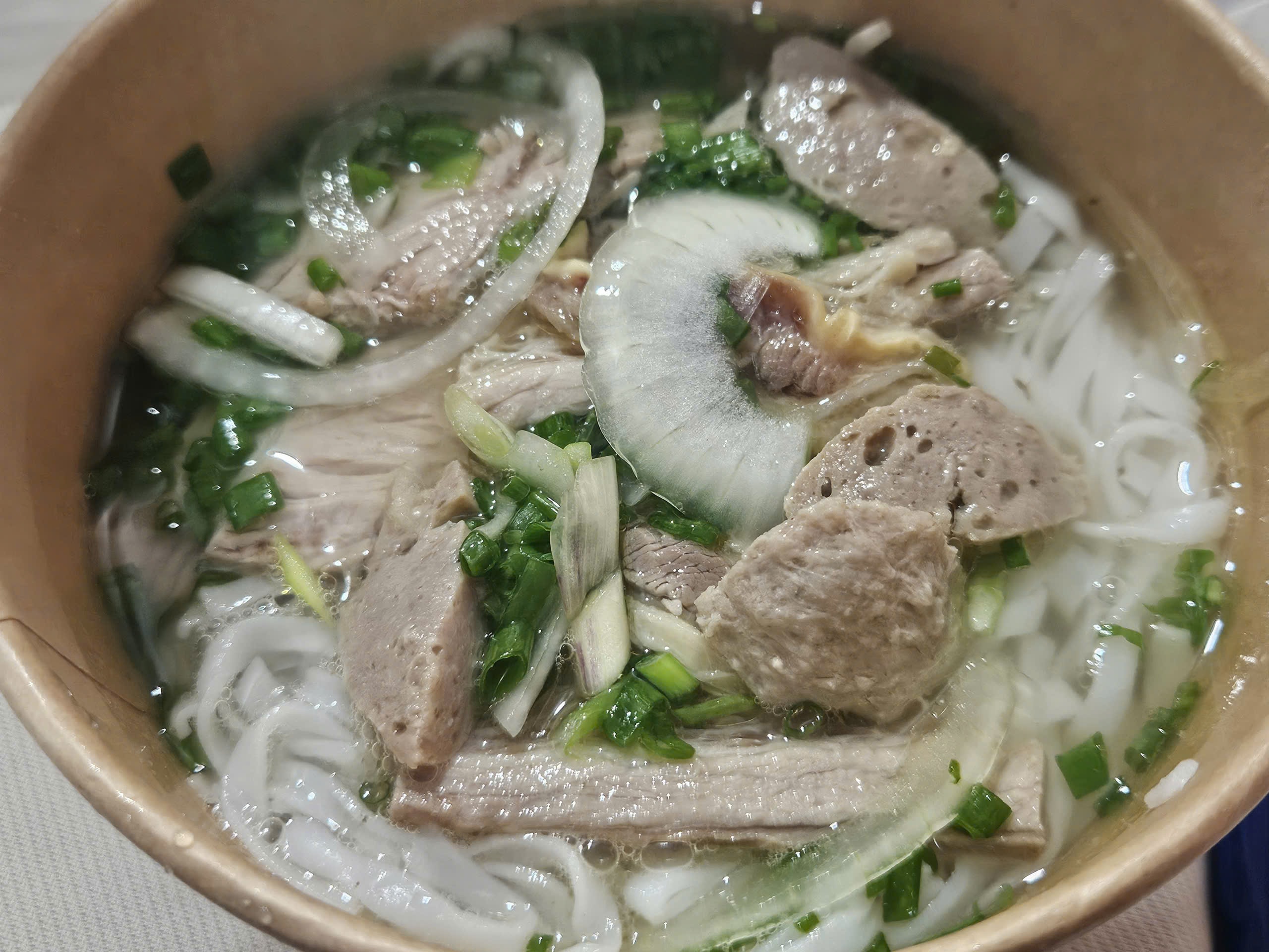 Sự kiện phở yêu thương 2026 phục vụ 12 . 000 Suất phở miễn phí cho công nhân và học sinh TPHCM - Ảnh 5.