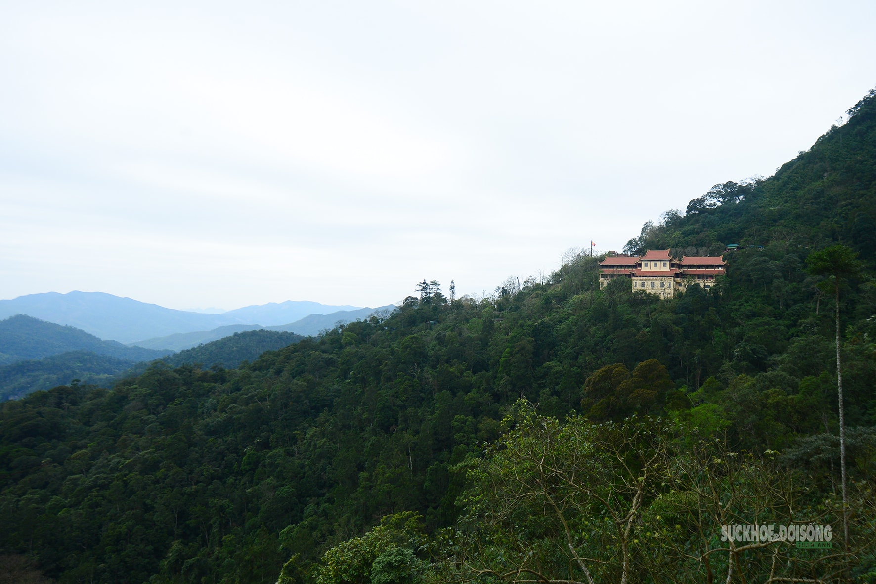 Yên Tử - vẻ đẹp linh thiêng giữa ngàn mây- Ảnh 4.