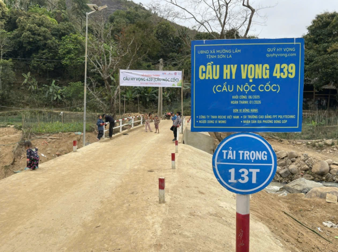 Cầu mới có trọng tải 133 tấn, giúp giao thương thuận lợi hơn.