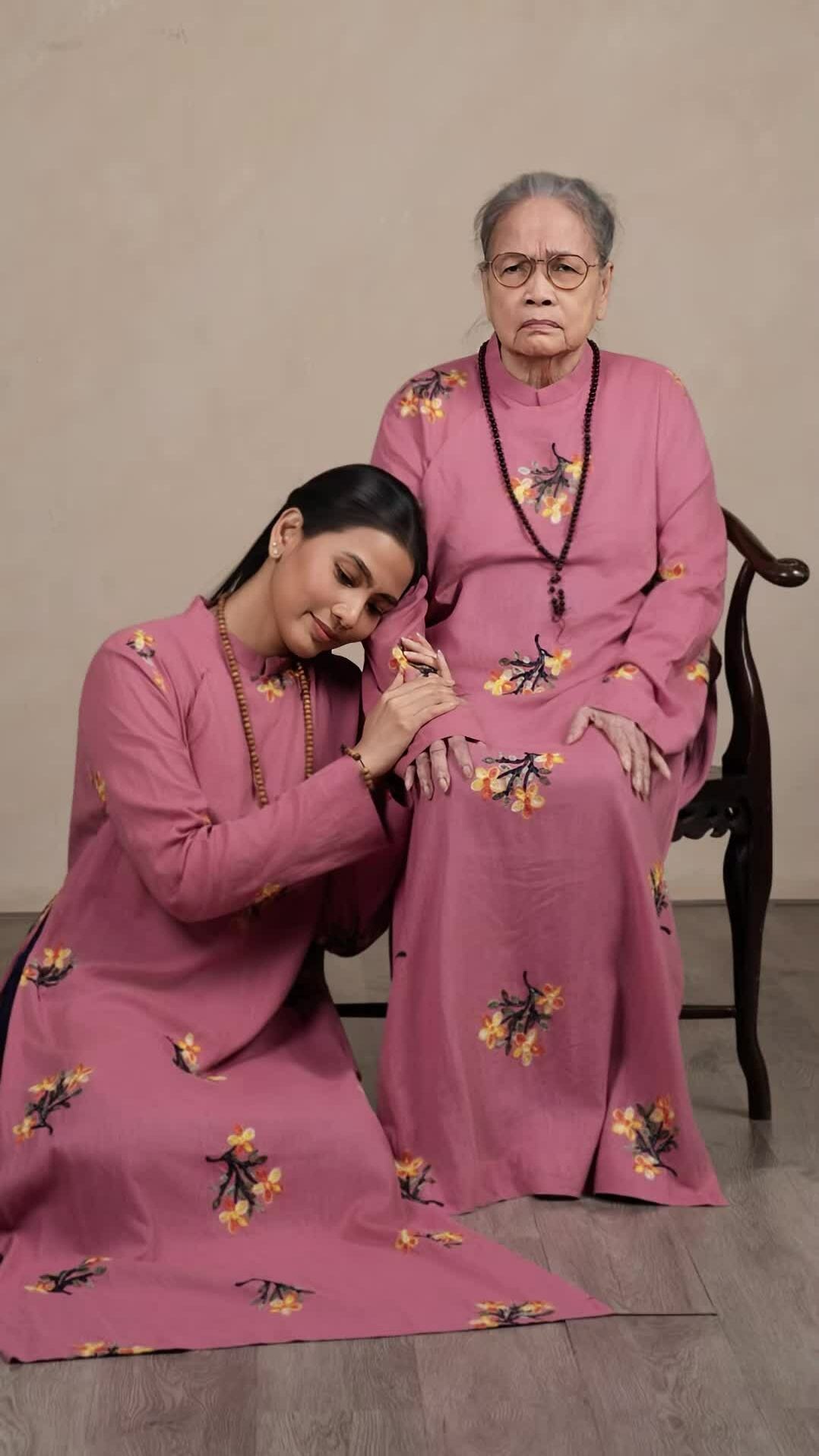 Trương Thị May lưu giữ kỷ niệm bên bà 86 tuổi