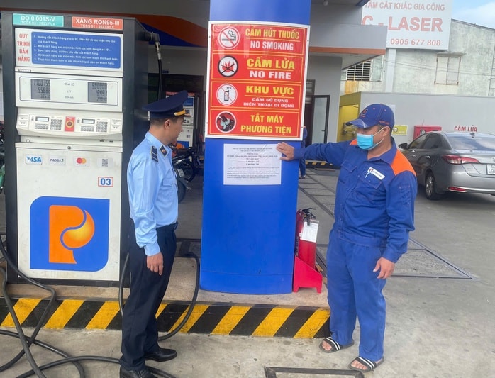Đà Nẵng công bố đường dây nóng xăng dầu bảo vệ quyền lợi người tiêu dùng - Ảnh 2.