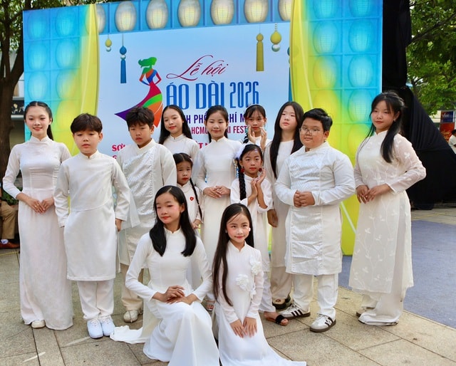 3.000 người đồng diễn áo dài trên phố đi bộ Nguyễn Huệ- Ảnh 7.