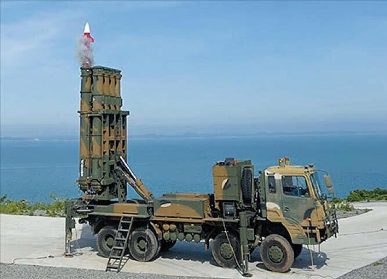 Tên lửa đất đối không dẫn đường Cheongung-II được mệnh danh là 