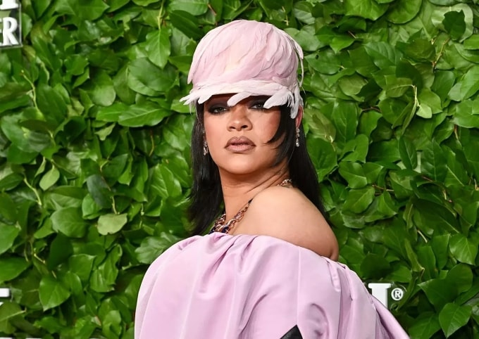 Chân dung ca sĩ, tỷ phú Mỹ Rihanna. Ảnh: AP