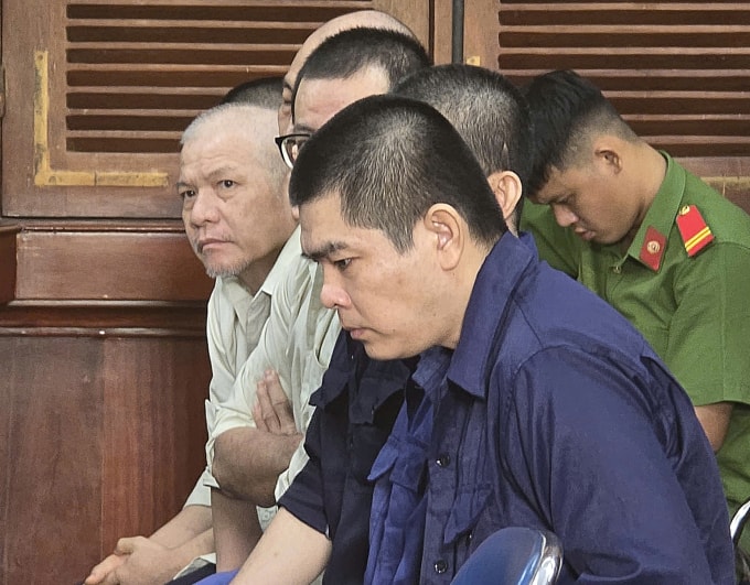 Bị cáo Đỗ Viết Đại và các bị cáo khác tại tòa. Ảnh: Hải Duyên