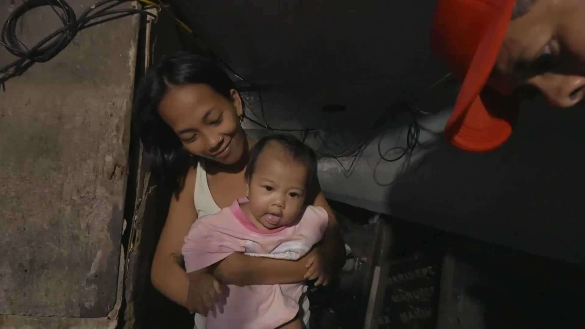 Cuộc sống dưới đường hầm của người nghèo Philippines