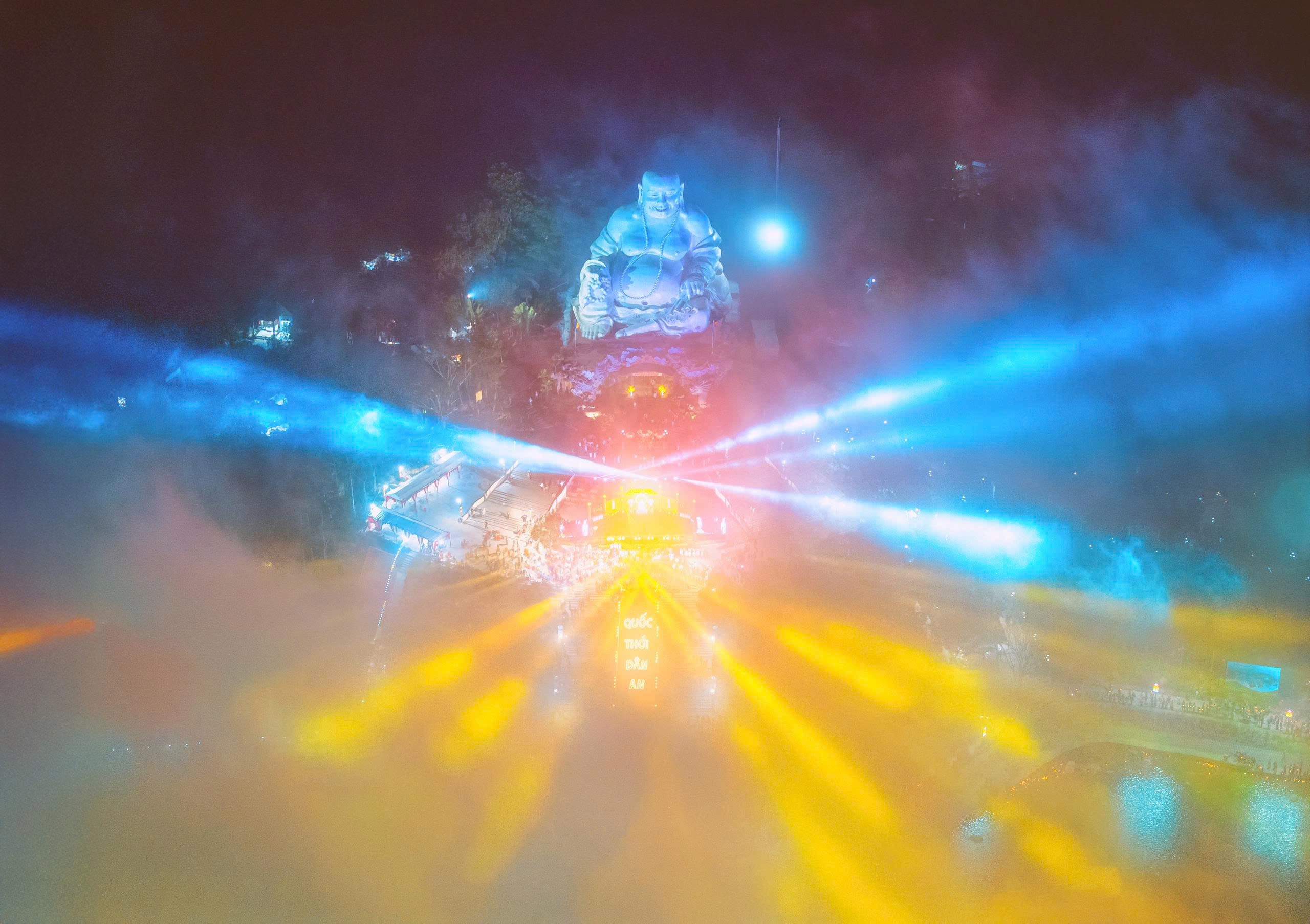 Lý do “Đà Lạt miền Tây” thu hút 25.000 khách du lịch tham gia lễ hội hoa đăng - Ảnh 1.