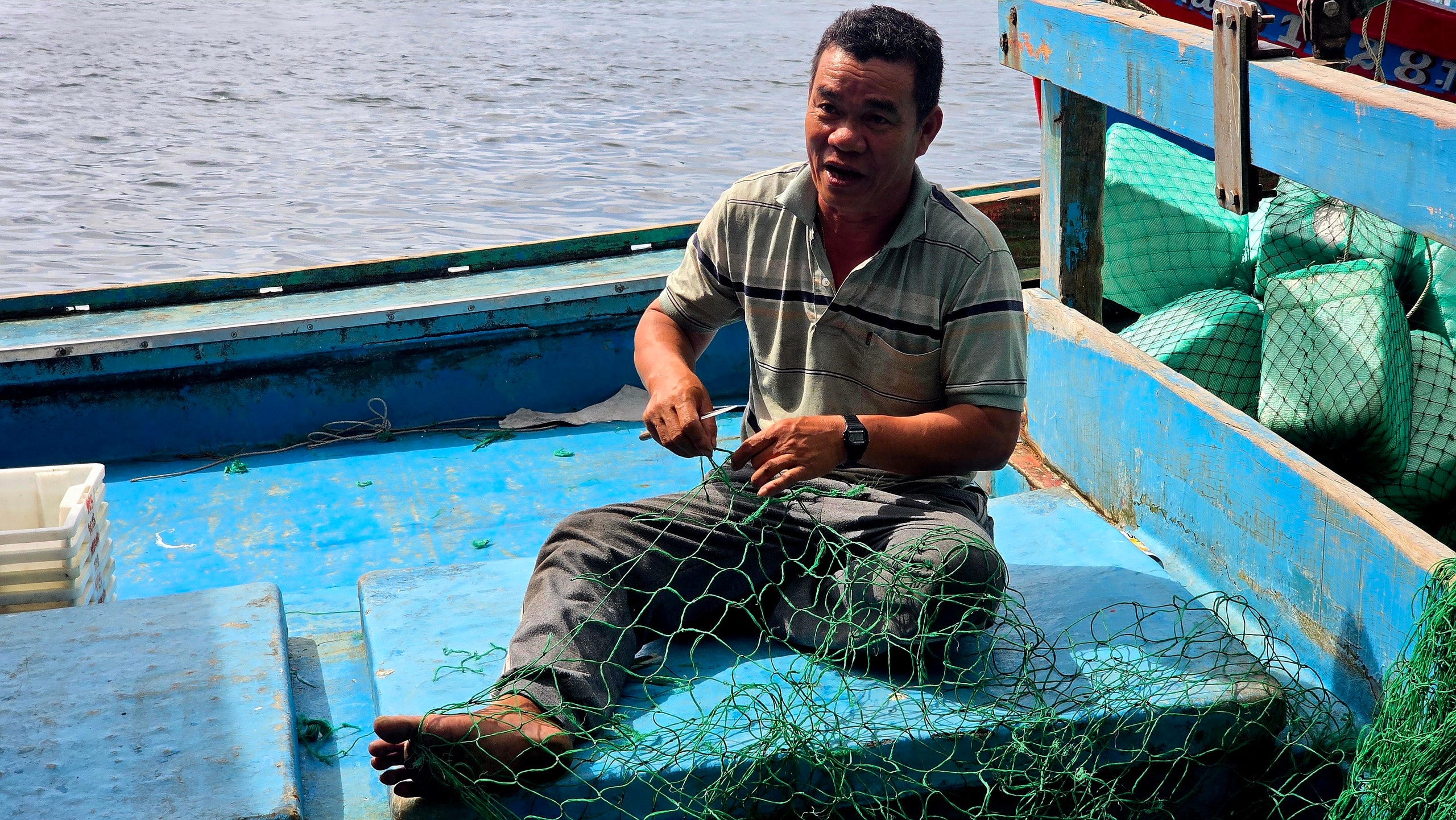 Giá dầu “nhảy múa”, ngư dân Đà Nẵng cân nhắc lên đời công nghệ - Ảnh 2.