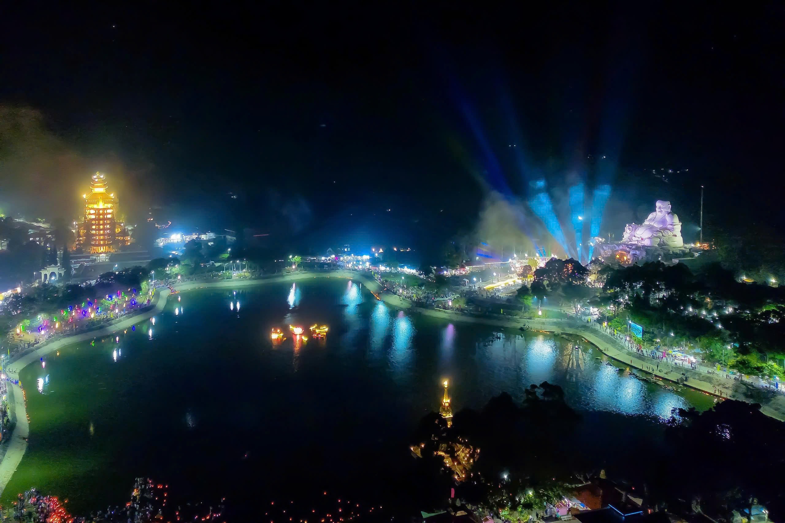 Lý do “Đà Lạt miền Tây” thu hút 25.000 khách du lịch tham gia lễ hội hoa đăng - Ảnh 4.