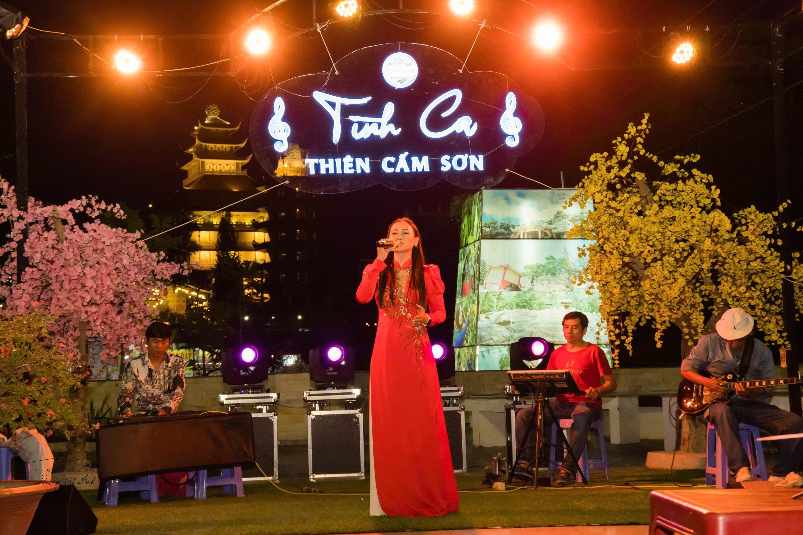 Lý do “Đà Lạt miền Tây” thu hút 25.000 khách du lịch tham gia lễ hội hoa đăng - Ảnh 5.