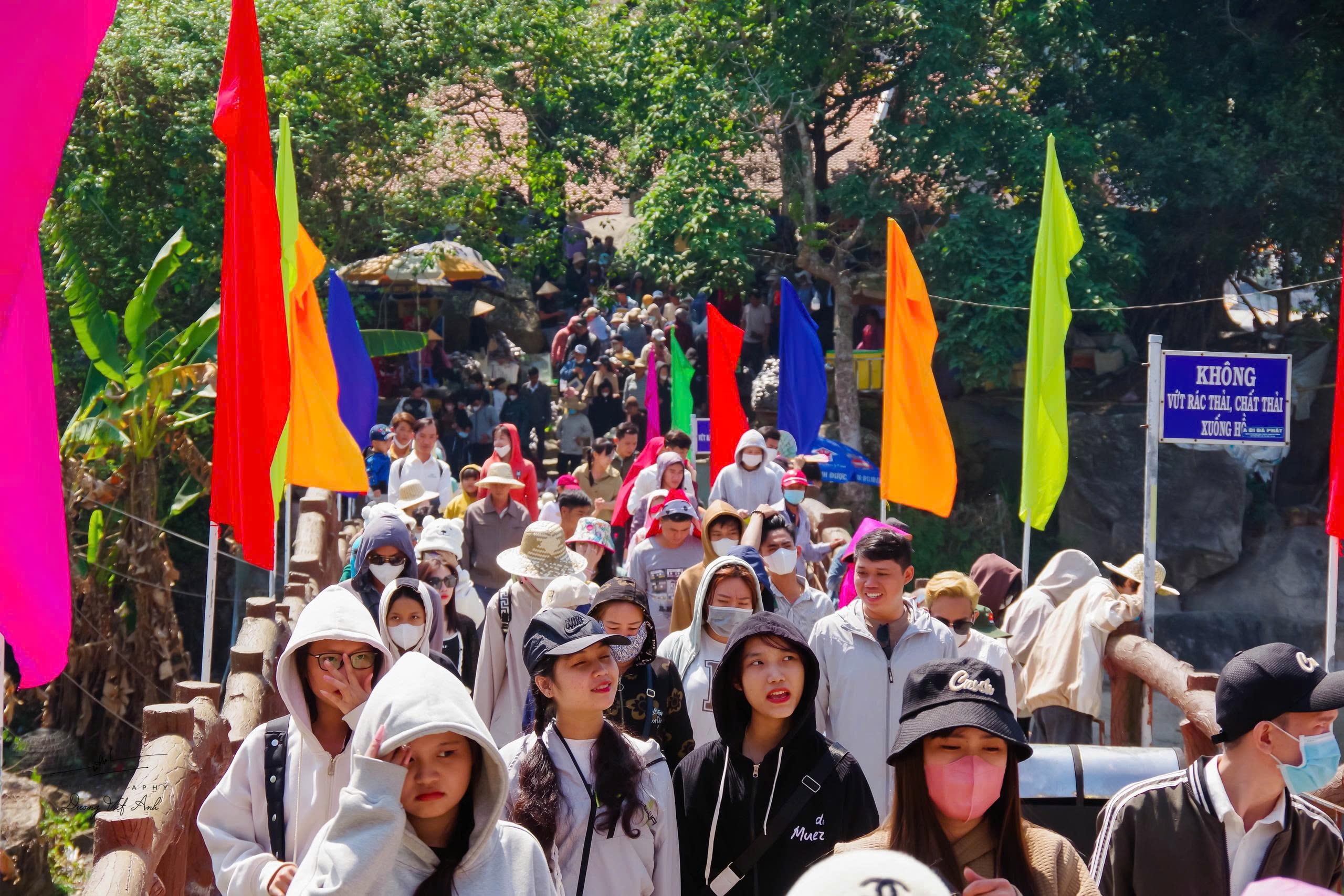 Lý do “Đà Lạt miền Tây” thu hút 25.000 khách du lịch tham gia lễ hội hoa đăng - Ảnh 16.