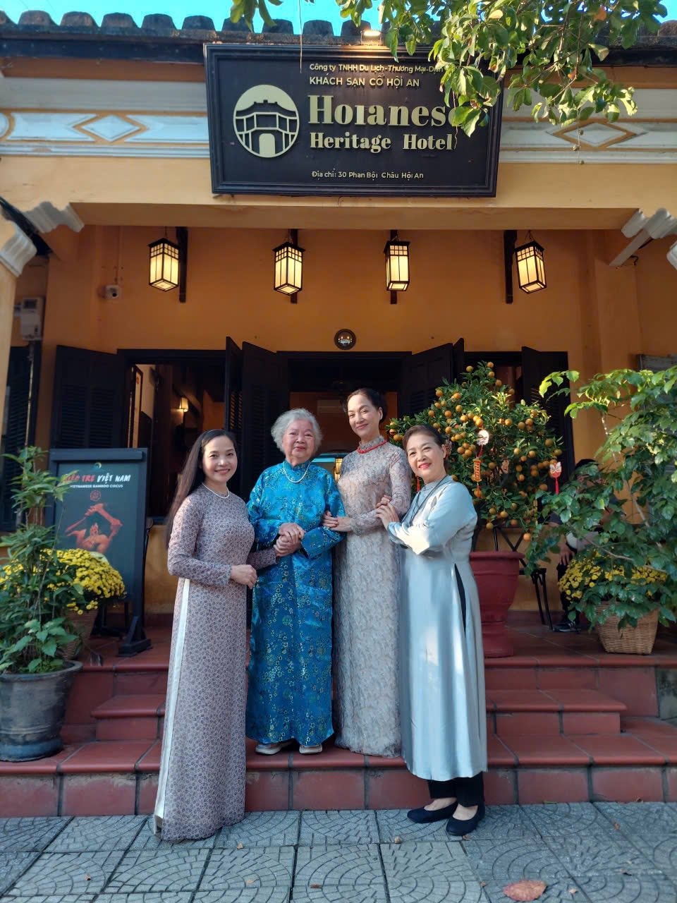 3 chị em nhà NSND Lê Khanh ở thập niên 90 tài sắc ra sao?- Ảnh 1.